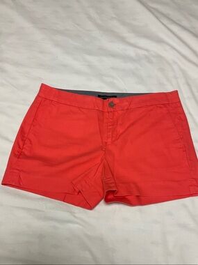 Women’s Banana Republic Hampton Fit Shorts . Coral, Size 8